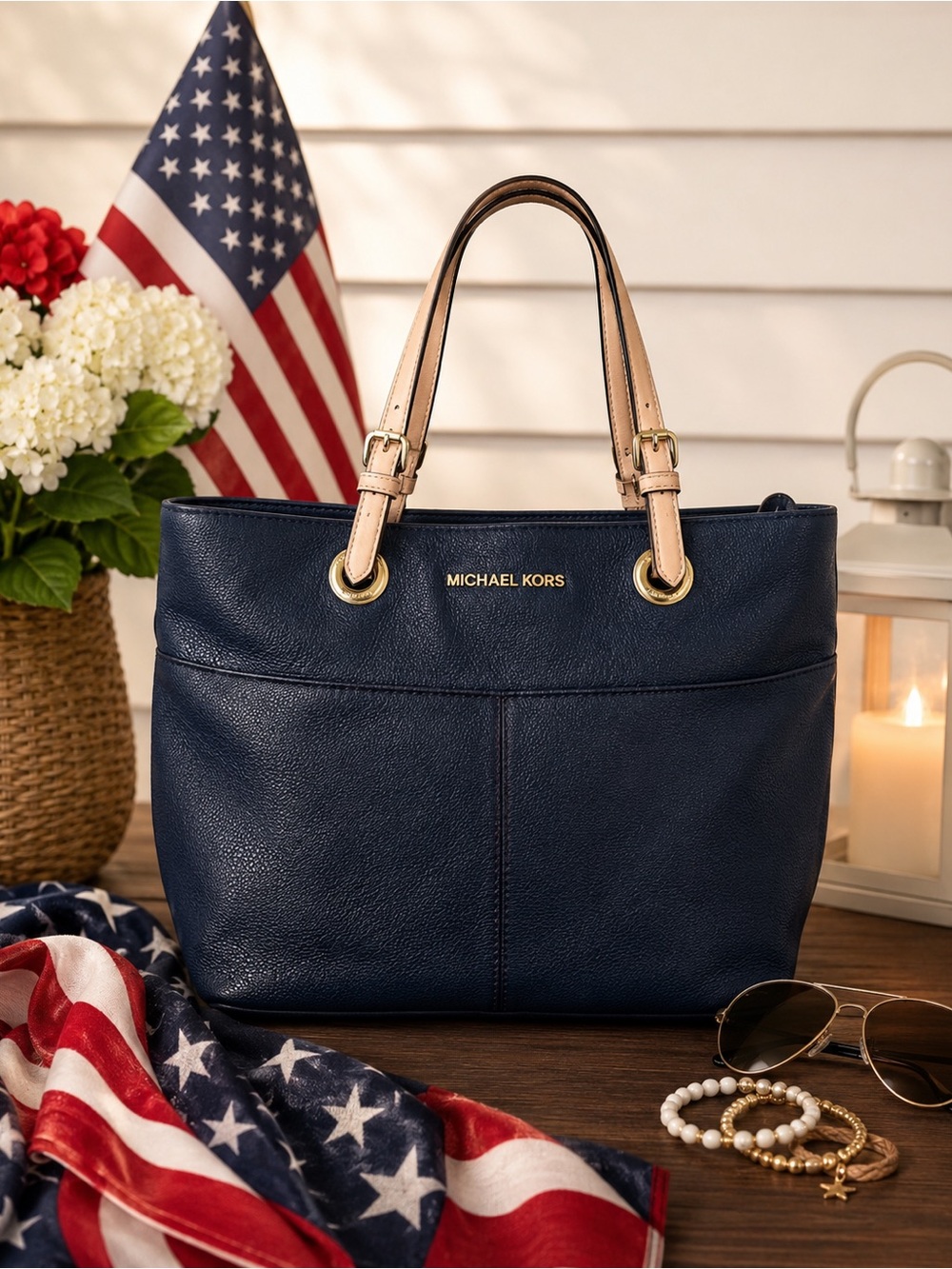 Michael Kors Navy Leather Tote with Beige Straps - Picture 2 of 7